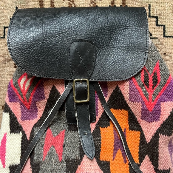 Vintage Multicolor Patterned Backpack - Picture 3 of 12